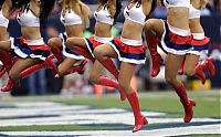 Sport and Fitness: NFL cheerleader girls