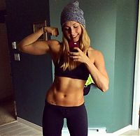 Sport and Fitness: strong fitness bodybuilding girl