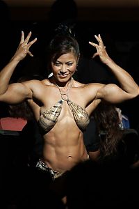 Tomoko Kanda, strong fitness bodybuilding girl