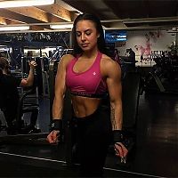 Sport and Fitness: strong fitness bodybuilding girl