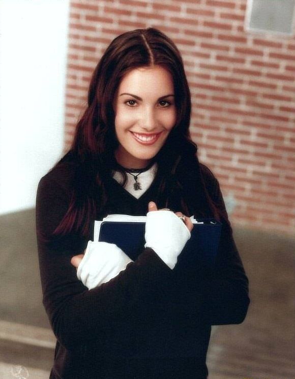 carly pope