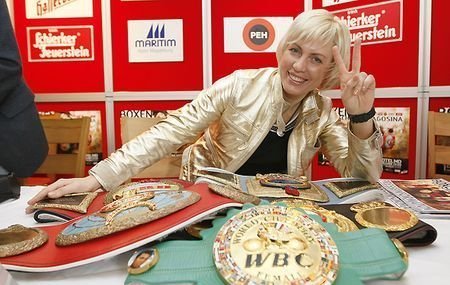 Natalia Ragozina, Miss Sledgehammer, world champion in WIBF heavyweight boxing