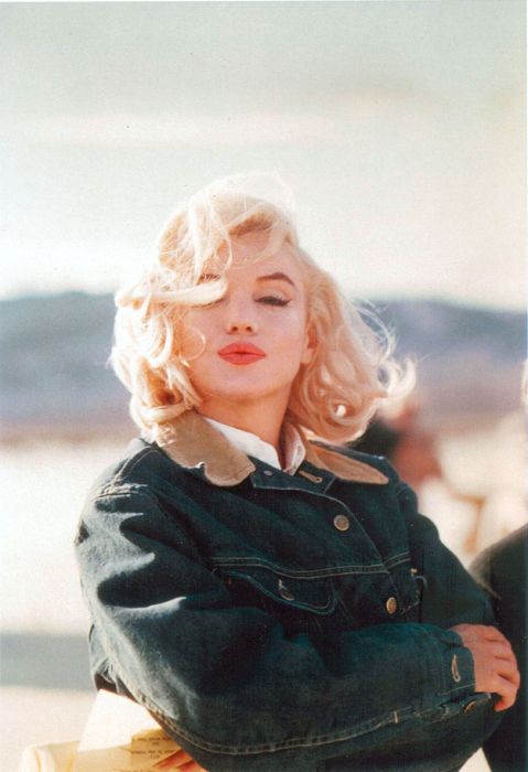 Marilyn Monroe portrait by Eve Arnold