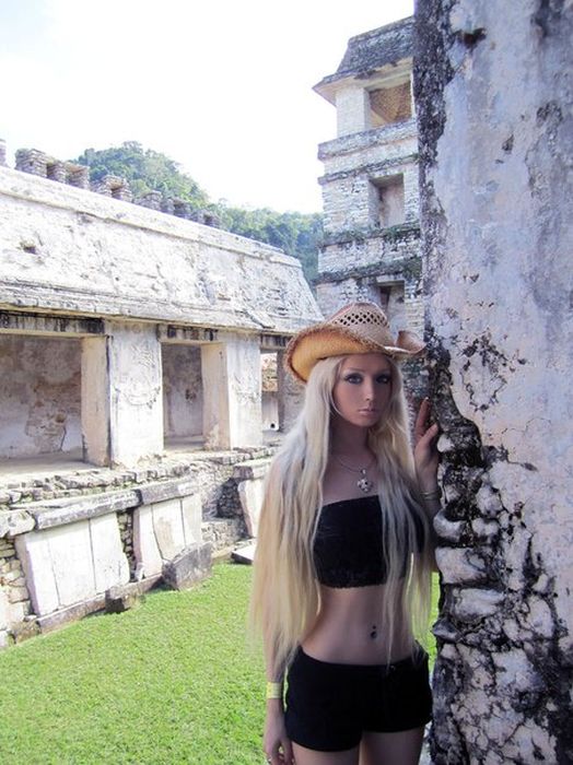 Valeria Lukyanova