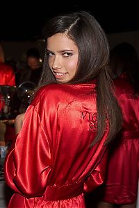 Celebrities: adriana lima