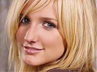 Celebrities: ashlee simpson