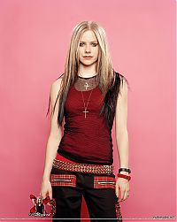 Celebrities: Avril Ramona Lavigne