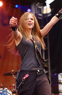 Celebrities: Avril Ramona Lavigne