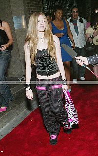 Celebrities: Avril Ramona Lavigne