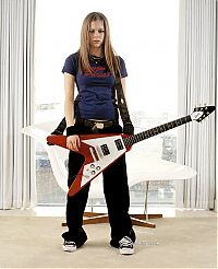 Celebrities: Avril Ramona Lavigne