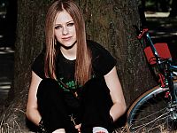 Celebrities: Avril Ramona Lavigne