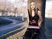 Celebrities: Avril Ramona Lavigne