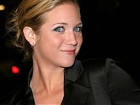 Celebrities: brittany snow