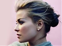 Celebrities: Carmen Electra, Tara Leigh Patrick