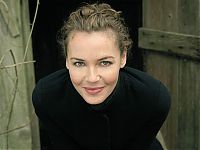 Celebrities: connie nielsen