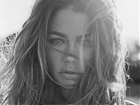 Celebrities: denise richards