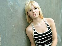 Celebrities: elisha cuthbert