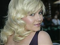 Celebrities: elisha cuthbert