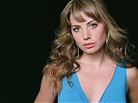 Celebrities: erica durance