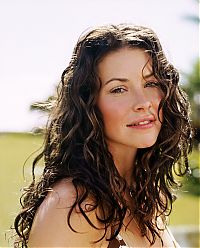 Celebrities: evangeline lilly