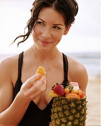 Celebrities: evangeline lilly