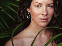 Celebrities: evangeline lilly