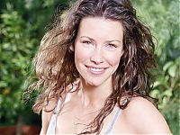 Celebrities: evangeline lilly