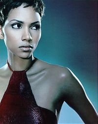 Celebrities: halle berry