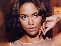 Celebrities: halle berry