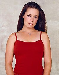 Celebrities: holly marie combs