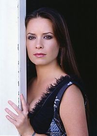 Celebrities: holly marie combs