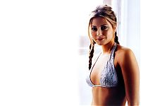 Celebrities: holly valance