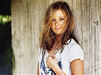 Celebrities: holly valance