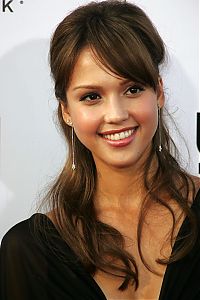 Celebrities: Jessica Alba