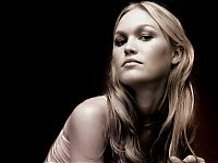 Celebrities: julia stiles