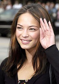 Celebrities: kristin kreuk