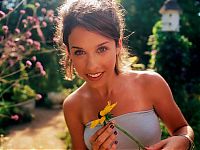 Celebrities: lacey chabert