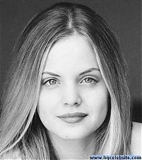 Celebrities: mena suvari