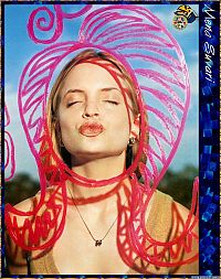 Celebrities: mena suvari