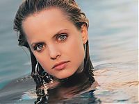 Celebrities: mena suvari