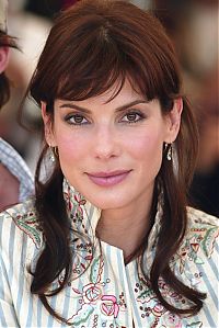 Celebrities: sandra bullock