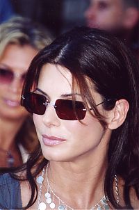 Celebrities: sandra bullock