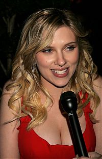 Celebrities: Scarlett Johansson