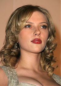 Celebrities: Scarlett Johansson