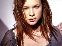 Celebrities: thora birch