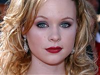 Celebrities: thora birch