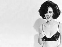 Celebrities: winona ryder