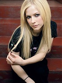 Celebrities: Avril Ramona Lavigne