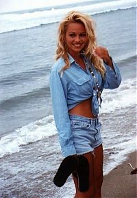 Celebrities: Pamela Denise Anderson