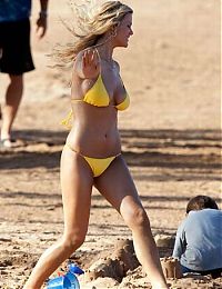 Celebrities: brooklyn decker